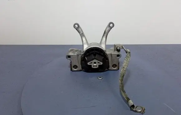 BMW M3 Gearbox mounting bracket 8748449