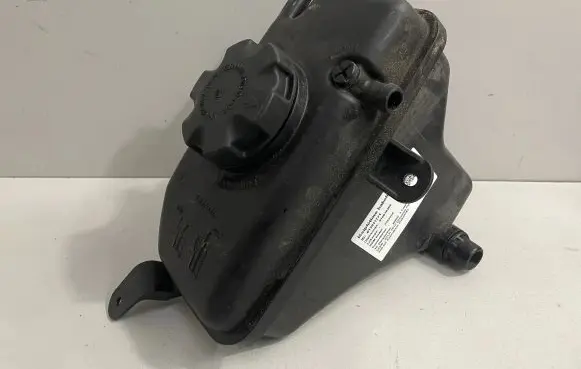 BMW M3 e92 Coolant expansion tank/reservoir 2283500