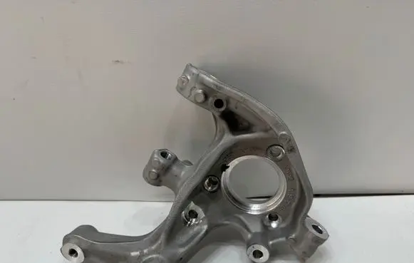 Volkswagen Golf VIII Rear wheel hub spindle/knuckle 5WA505435G