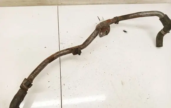 Land Rover Discovery 3 - LR3 Engine coolant pipe/hose 