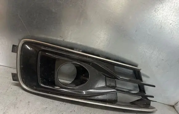 Audi A6 S6 C7 4G Front fog light trim/grill 17560 4G0807682AE