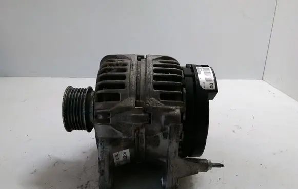 Volkswagen Golf IV Generator/alternator 0124325003