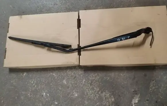 Nissan Qashqai J12 Windshield/front glass wiper blade 