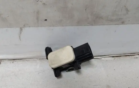 Nissan Juke I F15 Airbag deployment crash/impact sensor 988301EA0A 110204104