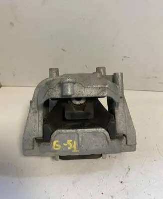 Engine mount bracket