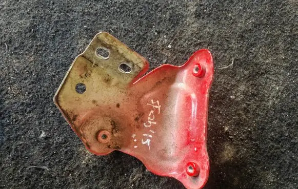 Skoda Fabia Mk3 (NJ) Fender mounting bracket 6V0821141