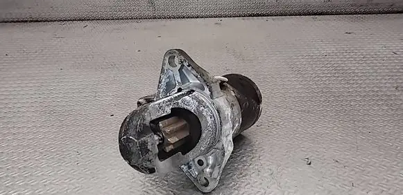 Subaru Impreza III Starter motor M000T30475