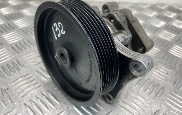 Mercedes-Benz C W204 Power steering pump A0064666501