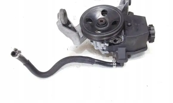 Mercedes-Benz C W203 Power steering pump A0024668401