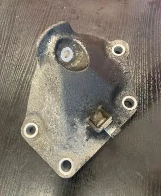 BMW 6 E63 E64 Engine mounting bracket 6768521