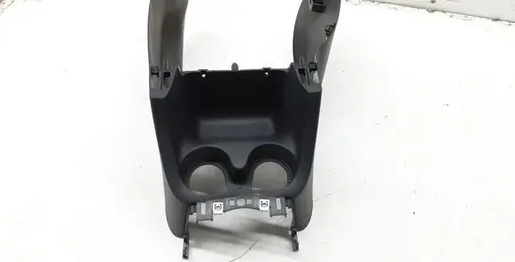 Cup holder front