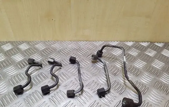 KIA Sportage Fuel injector supply line/pipe 