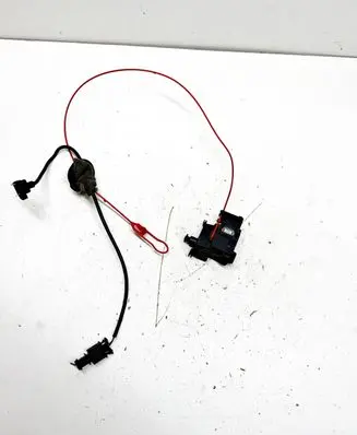 Audi A8 S8 D4 4H Fuel tank cap lock motor 4H0810773B