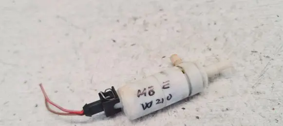 Mercedes-Benz E W210 Headlight washer pump 