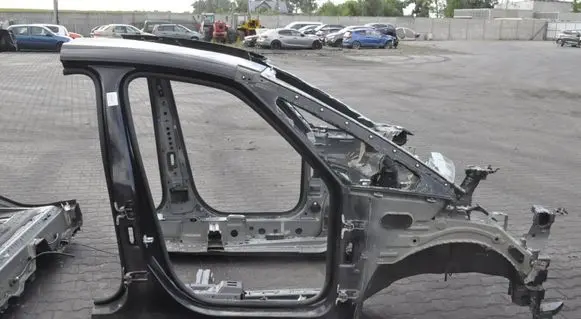 Opel Zafira C Side car body part 