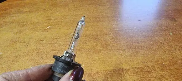 Subaru Outback Xenon bulb 17102400488 072011030