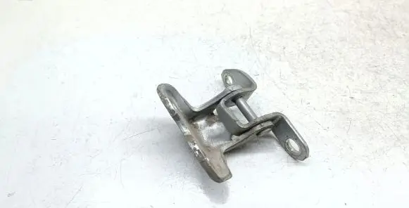 Toyota Prius (XW20) Rear door upper hinge
