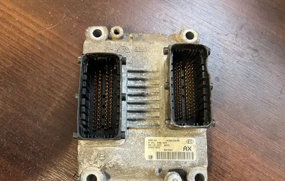 Opel Corsa D Engine control unit/module 55557933 0261208940