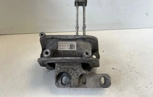 Skoda Superb B8 (3V) Engine mount bracket 3Q0199262J 26042017 ZEHH7DR1UHH