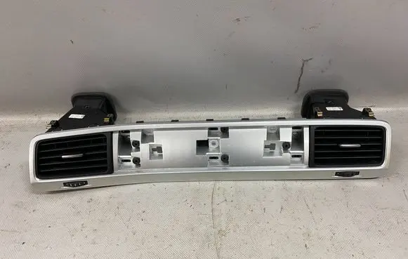 Volkswagen Touareg II Panel trim 7P1857190A