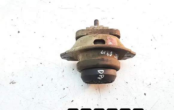Land Rover Discovery Engine mount bracket 2700td KKB500440