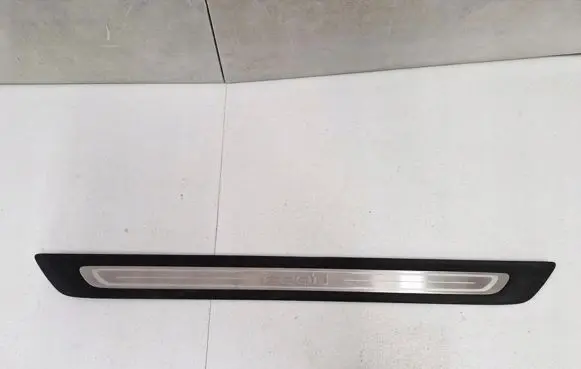 KIA Pro Cee'd II Front sill (body part) 85882-A2101