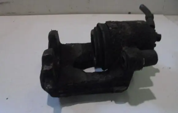 Skoda Octavia Mk2 (1Z) Front brake caliper