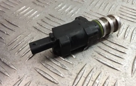 BMW X1 F48 F49 Turbo solenoid valve 7639993