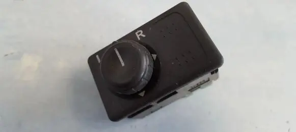 Nissan Primera Wing mirror switch
