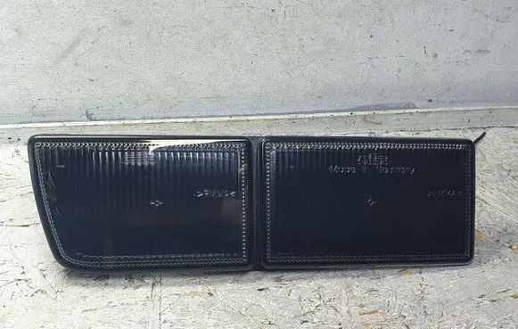 Volkswagen Golf III Front reflector 