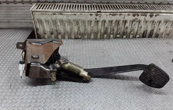 SsangYong Kyron Clutch pedal 