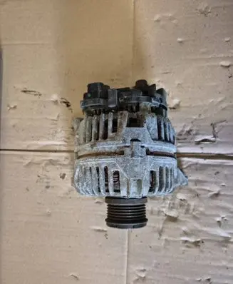 Iveco Daily 4th gen Generator/alternator 682110A