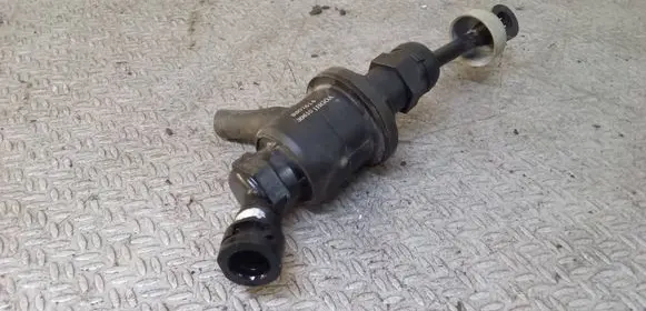 Nissan Note (E12) Clutch master cylinder 306101HGOA