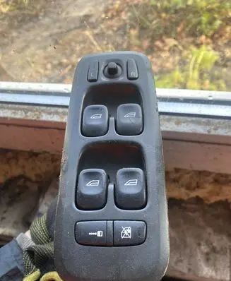Volvo V70 Electric window control switch