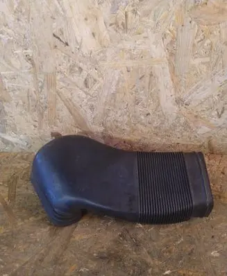 Audi A4 S4 B5 8D Air intake duct part 8D0129607D