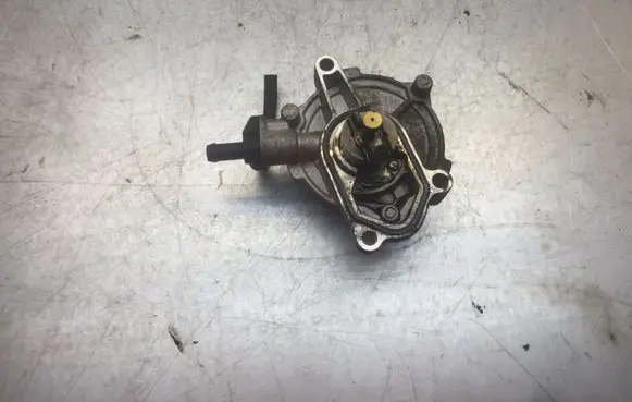 Hyundai i30 Vacuum pump 288102A101
