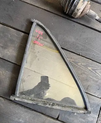 Mercedes-Benz W123 Rear door window glass