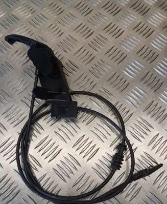 Engine bonnet (hood) release handle