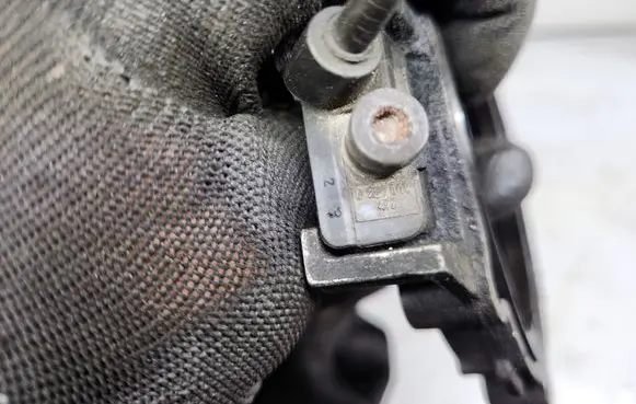 BMW 3 E90 E91 Crankshaft position sensor 0281002