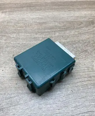 Toyota Yaris Door control unit/module 859800D010 MB0515003640