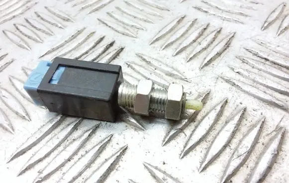 Clutch pedal sensor