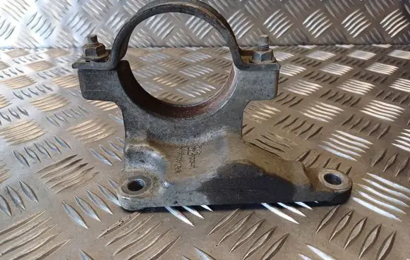 Ford S-MAX Driveshaft support bearing bracket AV613K305FA