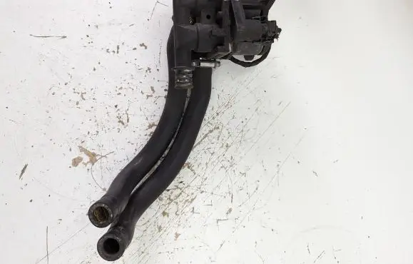 BMW 5 E34 Coolant heater control valve 1147412042