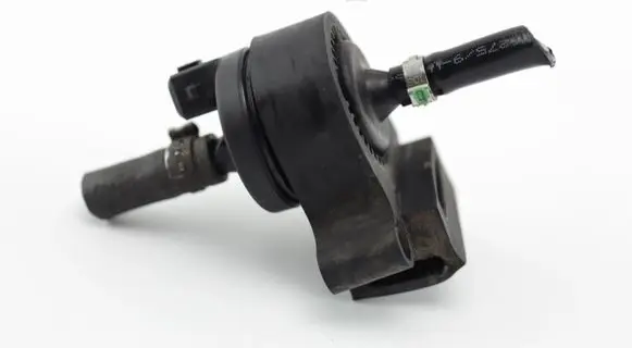 Maserati Quattroporte Vacuum valve 