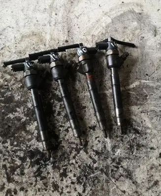 Hyundai i40 Fuel injectors set 0445110411