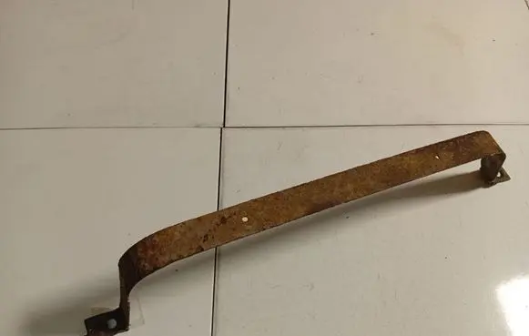 Mitsubishi Colt Fuel tank mounting bracket