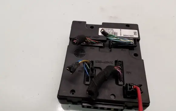 Chevrolet Epica Fuse module 96647424