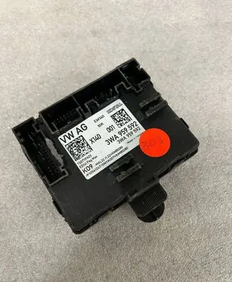 Volkswagen Golf VIII Door control unit/module 3WA959592