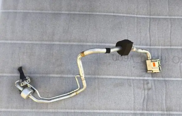 Volvo XC60 Air conditioning (A/C) pipe/hose 32260834