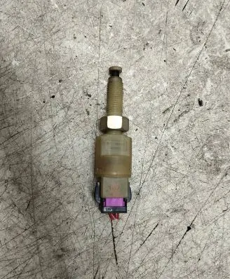 Audi A4 S4 B5 8D Brake pedal sensor switch 4A0945515A